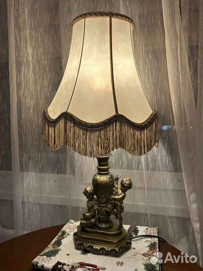 Лампа настольная