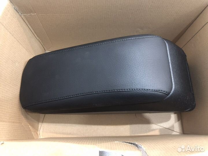 Подлокотник Volkswagen Tiguan I (2007-2011)