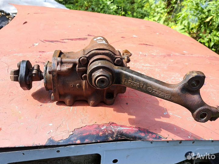 Рулевой редуктор на Мерседес W123