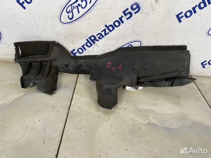 Дефлектор радиатора передний правый Bmw X5 E53