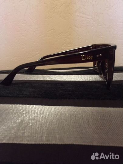 Женские солнцезащитные очки