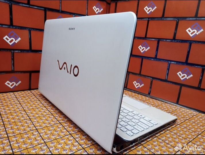 Ноутбук Sony vaio intel i3