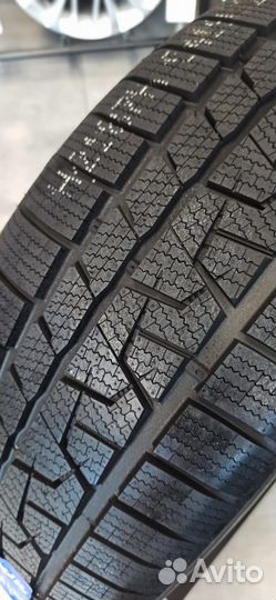 Compasal Winter Blazer UHP 275/35 R19