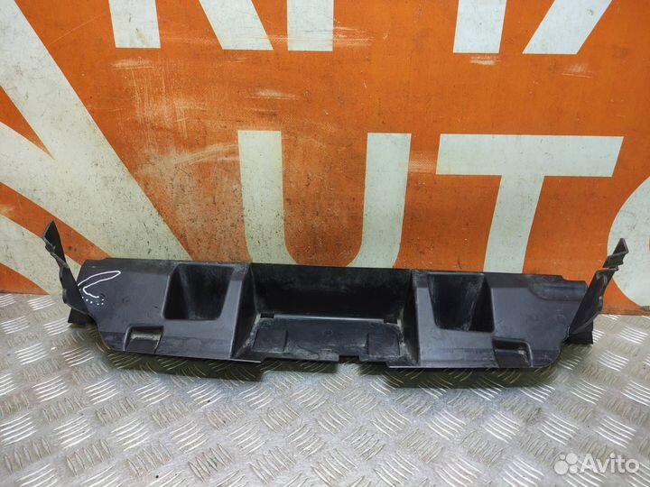 Дефлектор радиатора Jeep Grand Cherokee WK2