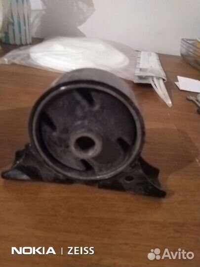 Подушки под двигатель и коробку на Мицубиси Галант