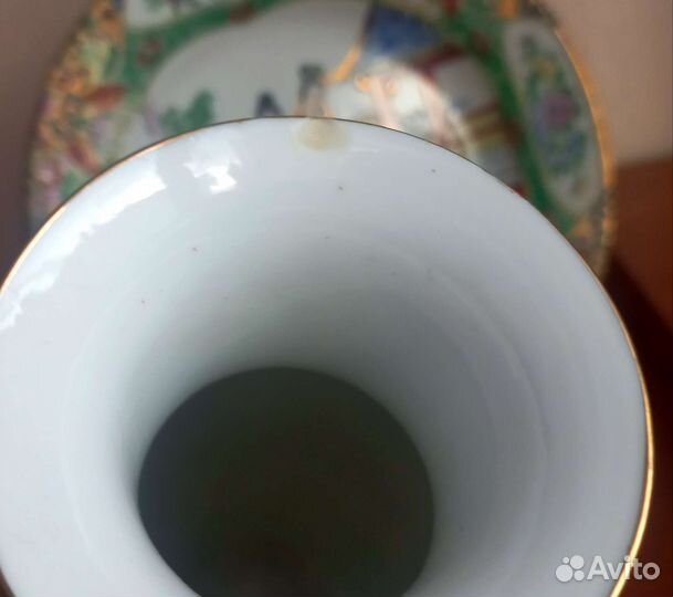 Ваза и тарелки декоративные