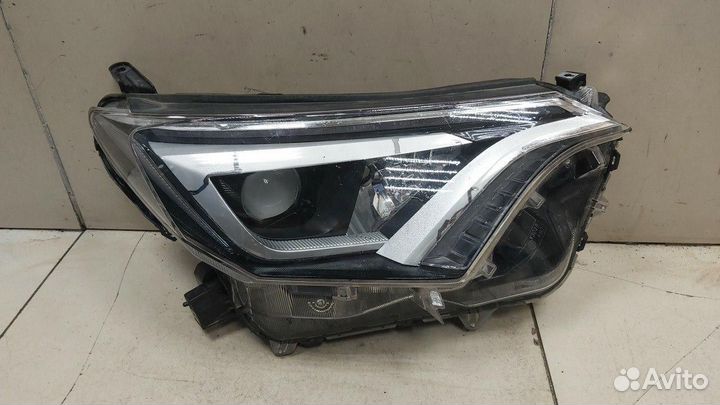 Фара правая Toyota RAV4