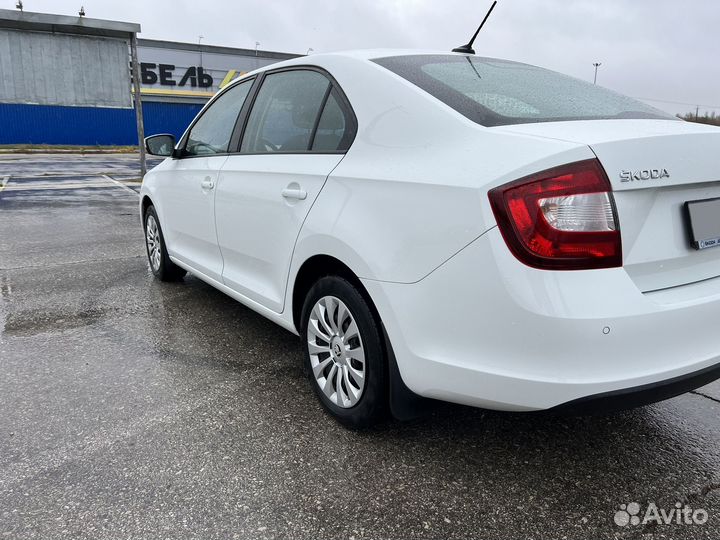 Skoda Rapid 1.6 AT, 2018, 81 000 км