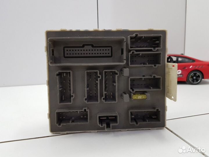 Блок предохранителей монтажный (Ford Focus)