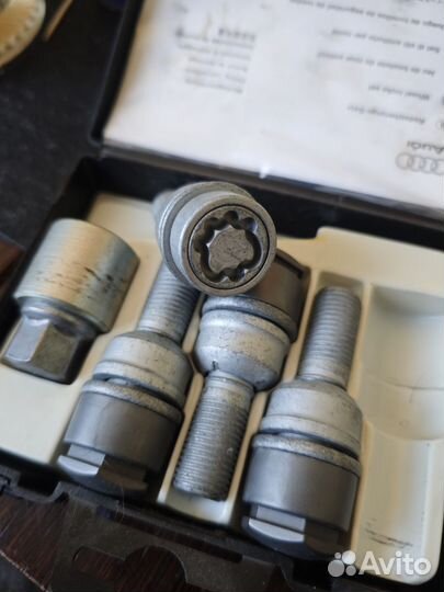 Колесные секретки Audi, VW 8R0071336