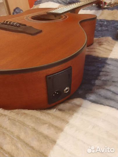 Акустическая гитара