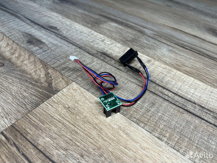 Датчик уровня высоты левый (L) RED RV-R56S