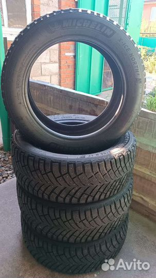Michelin X-Ice North 4 215/55 R17