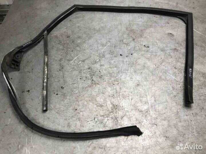 Уплотнитель Audi A6 C5 1997-2004