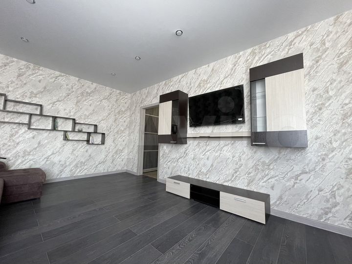 2-к. квартира, 74 м², 14/18 эт.