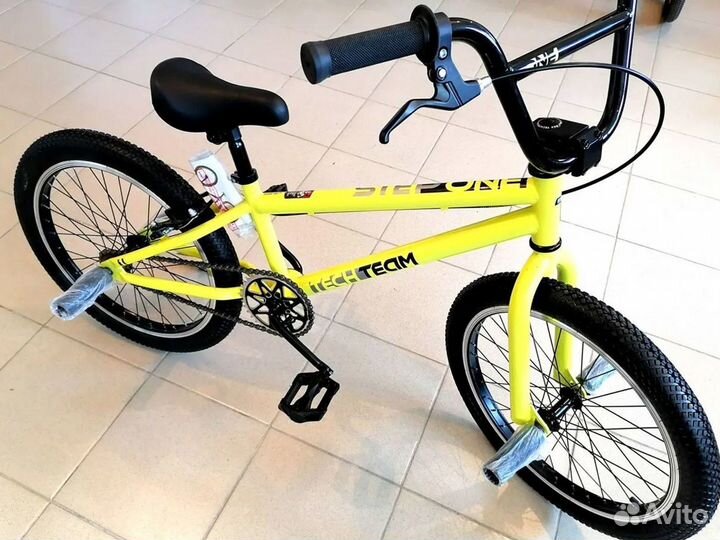 Велосипед BMX Step One желтый. Новый