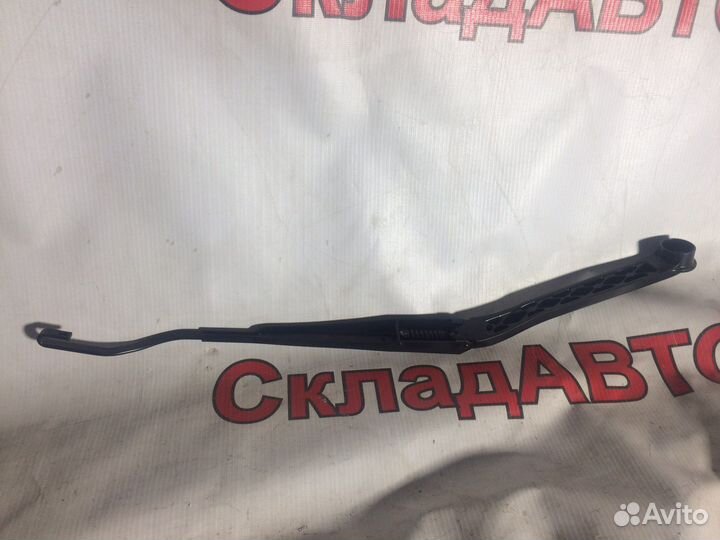 Toyota; Lexus GS Поводок стеклоочистителя