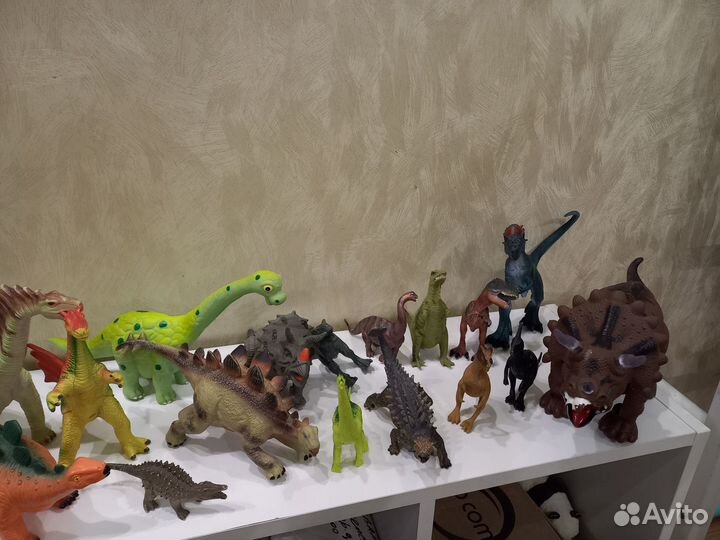 Динозавры игрушки