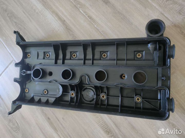 Крышка двигателя Opel Antara