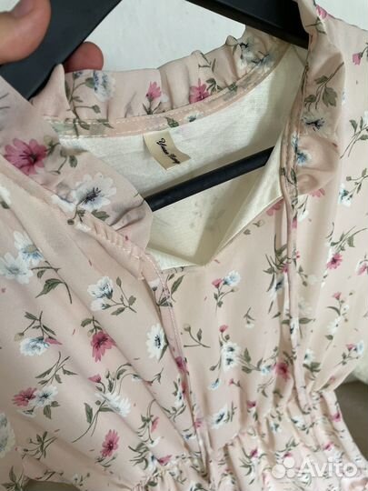 Платье нежно розовое