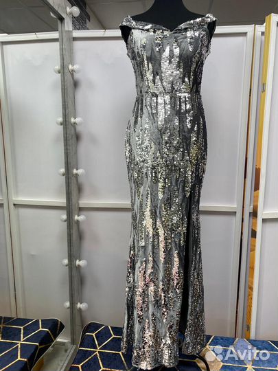 Роскошное вечернее платье