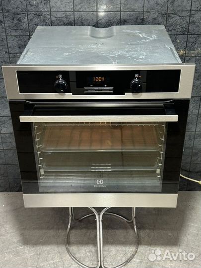 Духовой шкаф Electrolux EOB55351AX
