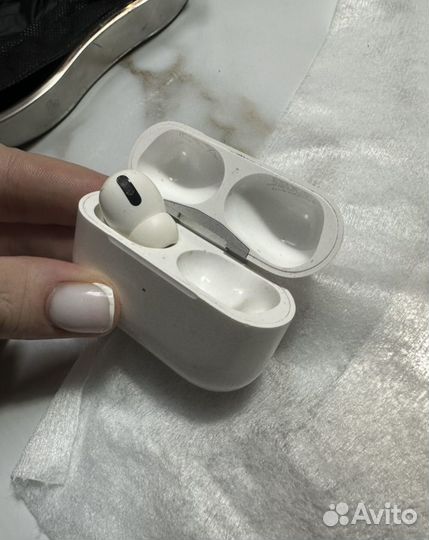 Кейс для airpods pro кейс и левый наушник