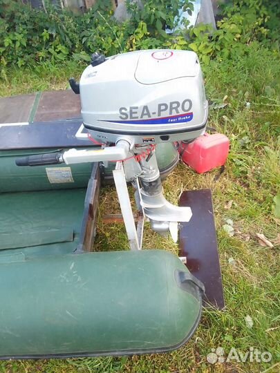 Лодка с мотором