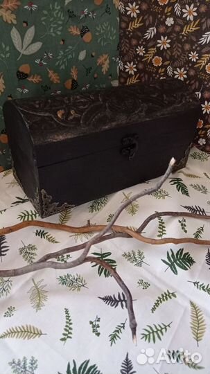 Деревянная шкатулка