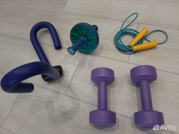 Спортинвентарь: скакалка, гантели, ролик, Крейт Эс