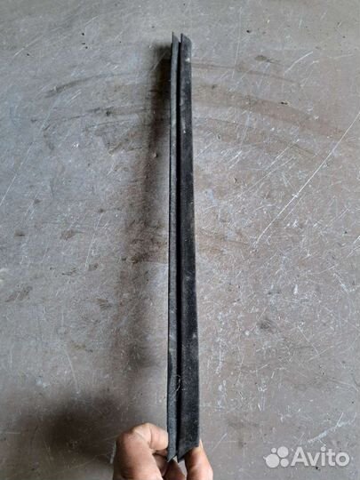 Бархатка двери задний BMW E60