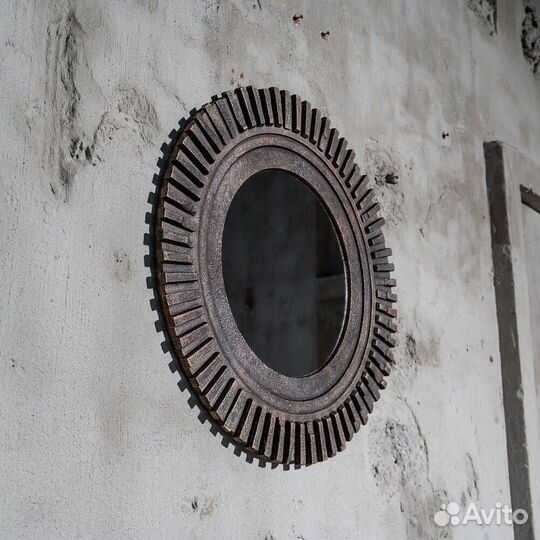 Зеркало в деревянной раме лофт