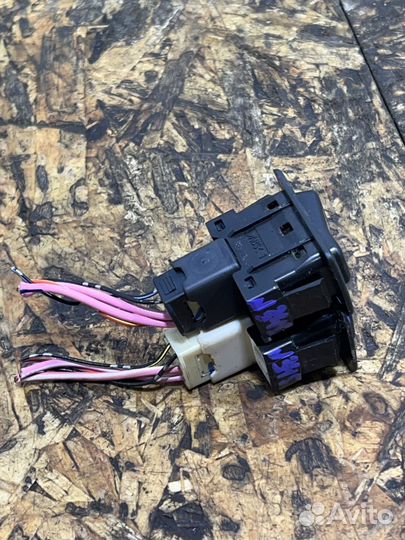 Кнопка обогрева сидений Мазда CX7