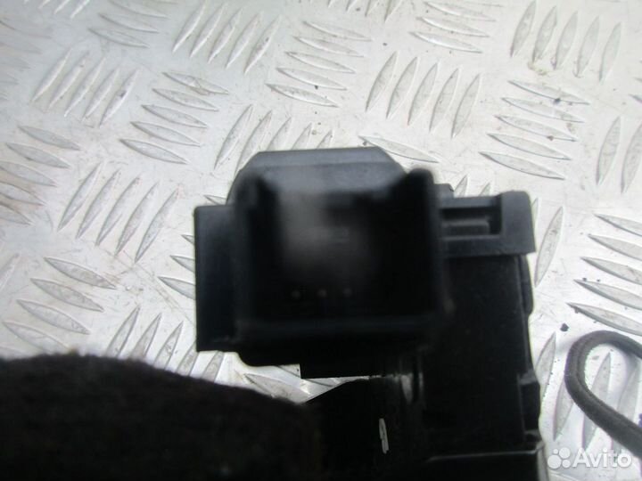 Форд Эскейп 2 Замок стекла багажника