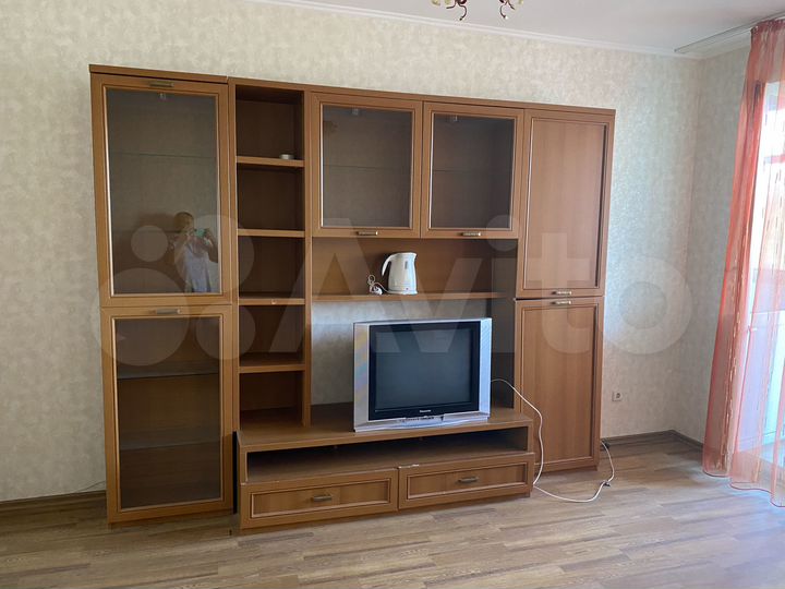 2-к. квартира, 65 м², 4/9 эт.