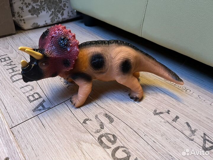 Динозавры резиновые