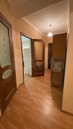 2-к. квартира, 80 м², 3/9 эт.