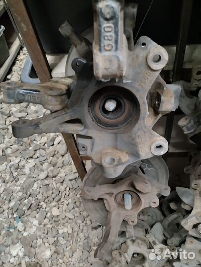 Поворотные кулаки на Рено