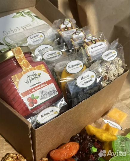 Подарочный набор мёд-суфле, чай, сухофрукты