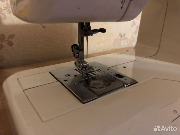 Швейная машинка janome