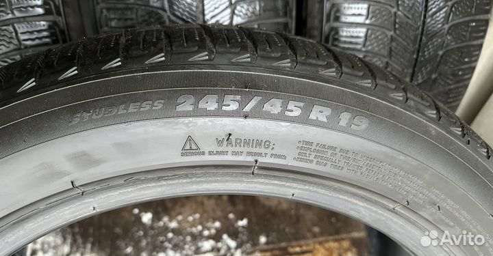 Michelin Latitude X-Ice 245/45 R19