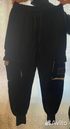 Спортивные штаны с карманами по бокам