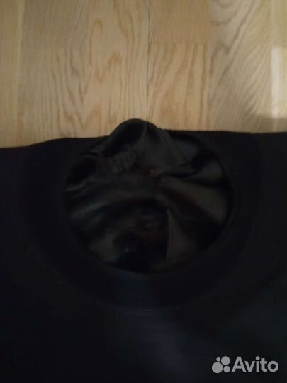 Сухой костюм для дайвинга