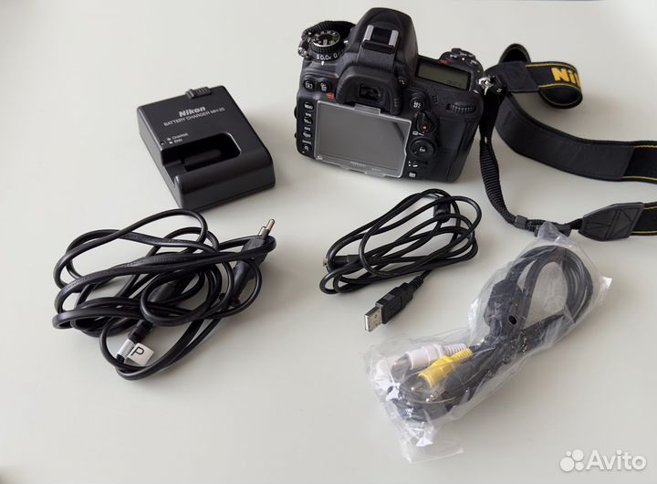 Комплект: зеркальный фотоаппарат nikon d7000 +