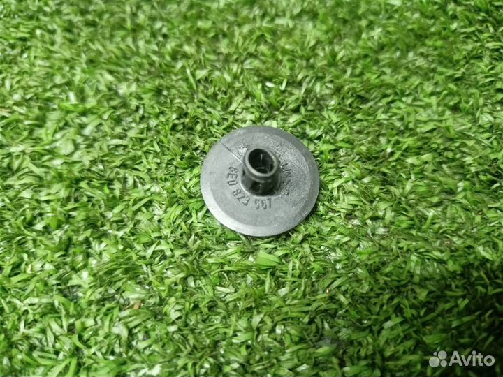 Крепеж (клоп) Audi A4 (B8) 2007-2015