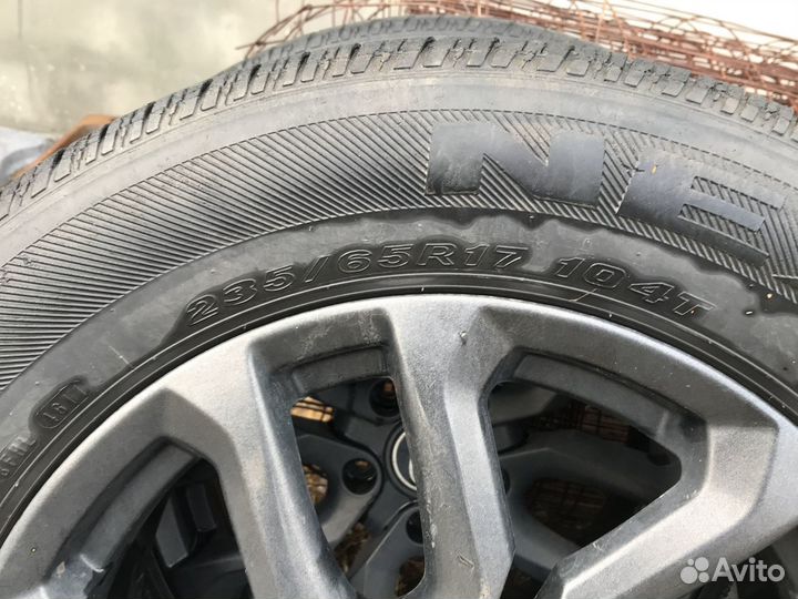 Nexen Roadian 571 235/65 R17