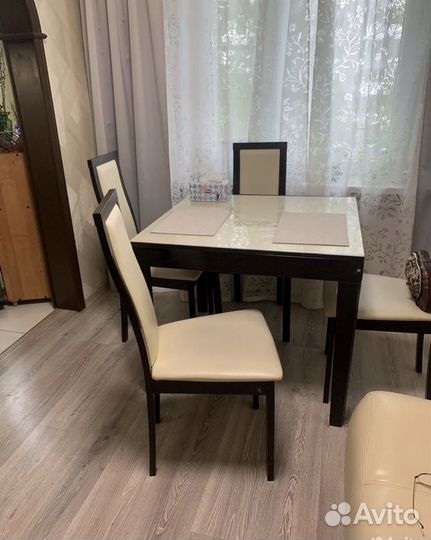 Стол обеденный раздвижной из массива со стульями