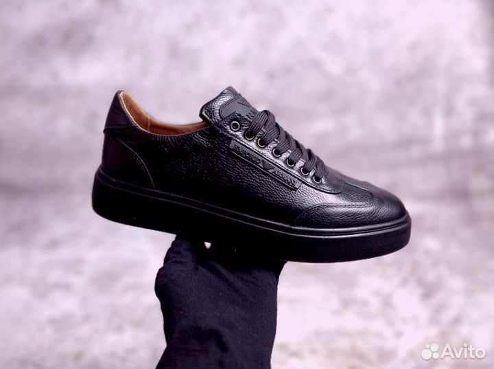 Кроссовки Armani стильные