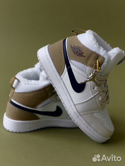 Кроссовки детские nike зимние