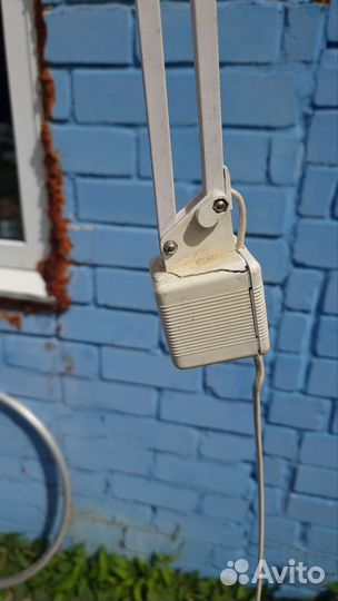 Лампа на струбцине